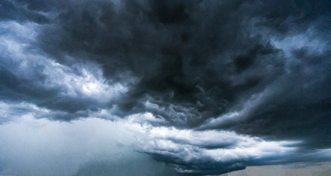 AI Weather Predictions vs. Regular Forecasts: Which Is More Accurate?