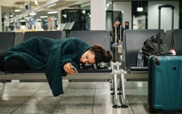 How to Make a Long Airport Layover More Comfortable