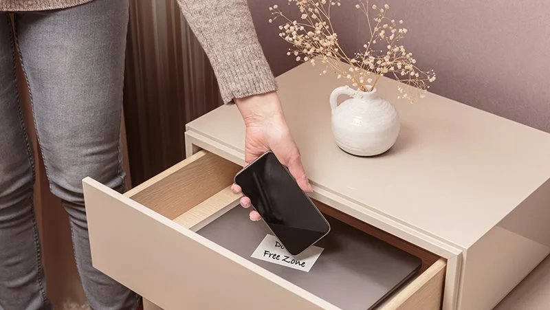 How to Spend Less Time on Your Phone Each Day