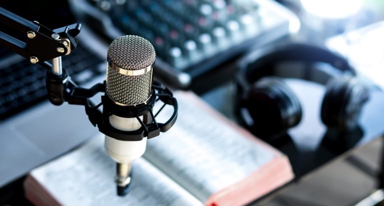 How to Start a Podcast With No Expensive Equipment