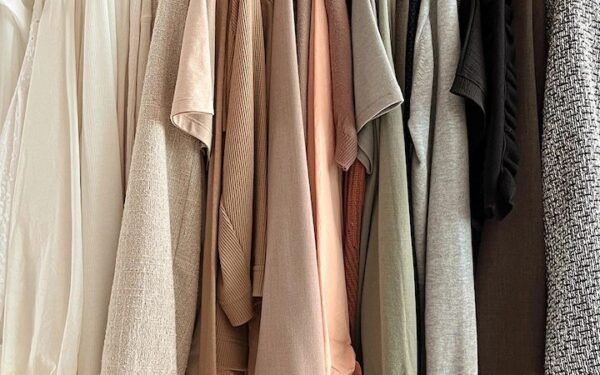 How Do I Build a Capsule Wardrobe on a $500 Budget?