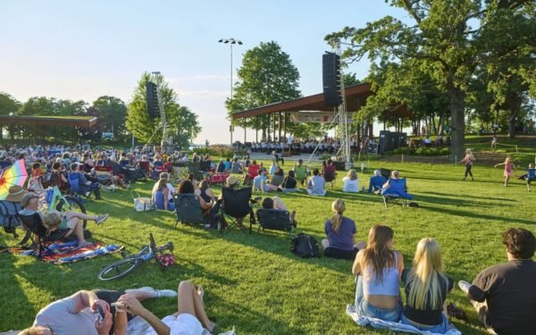 How to Find Free Outdoor Concerts in Your City