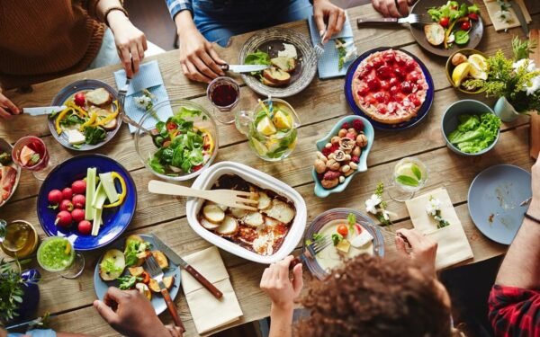 How to Host a Dinner Party for Eight on a Budget