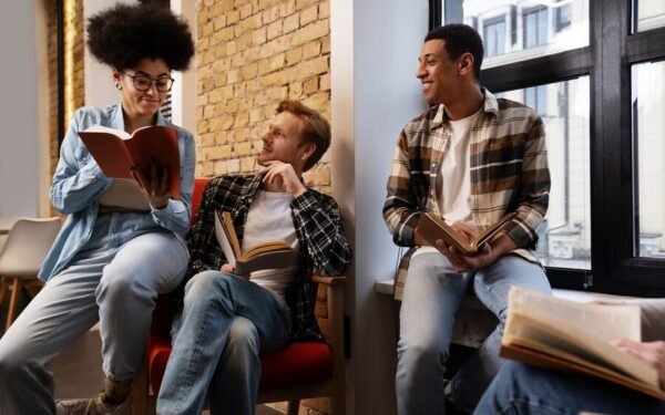 How to Start a Book Club With Friends (That Lasts)