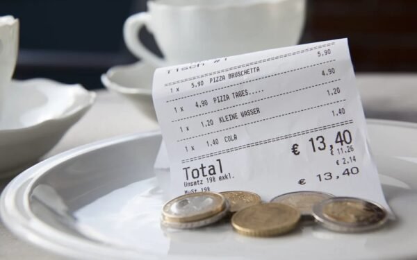 How Much to Tip at Restaurants When Traveling Abroad