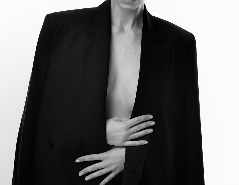 How Should Clothes Fit on Broad Shoulders?