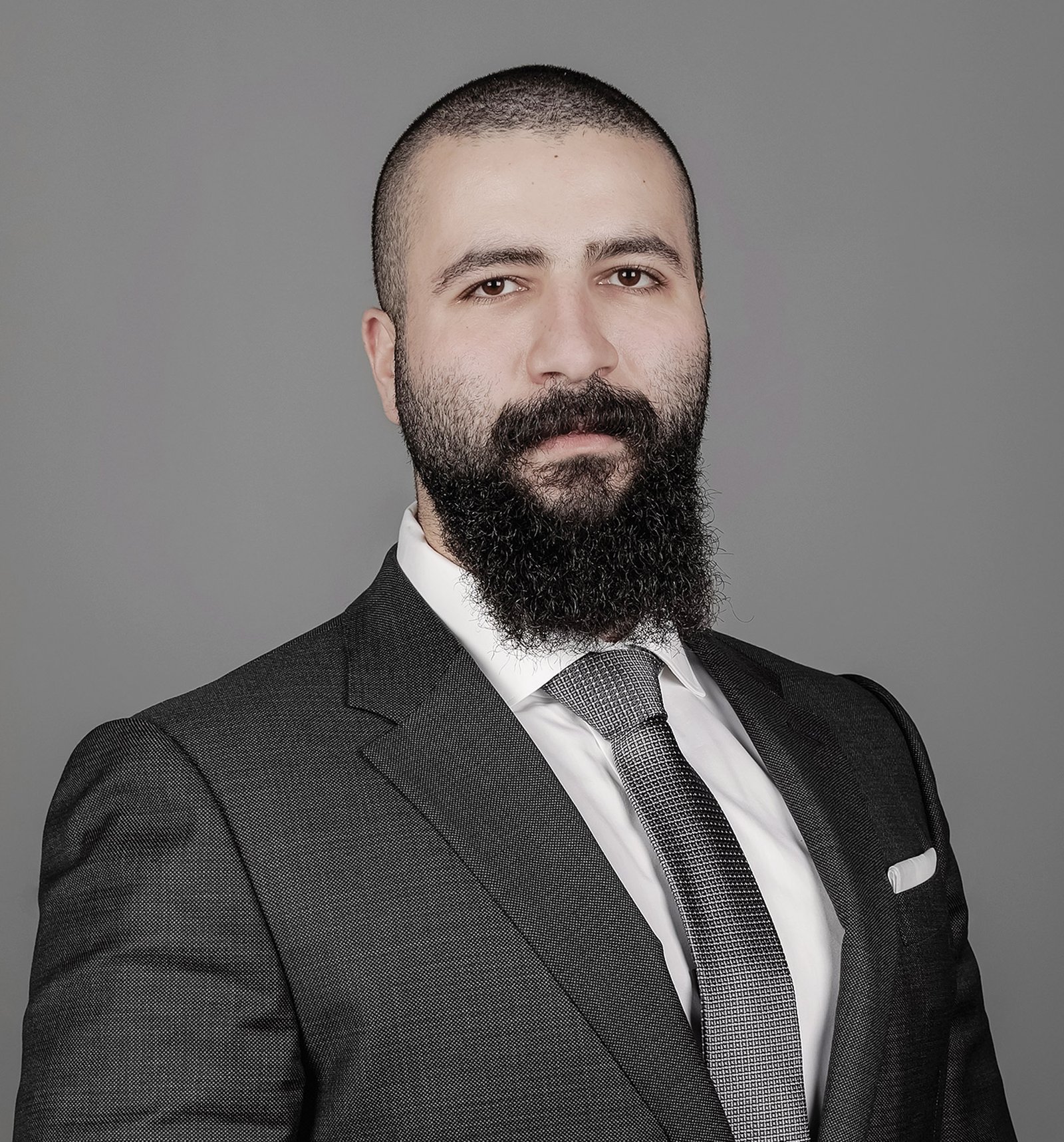 How to Take Professional Headshots with iPhone: Step-by-Step Guide (2026)