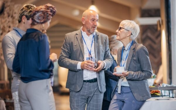 30 Good Conversation Starters for Networking Events