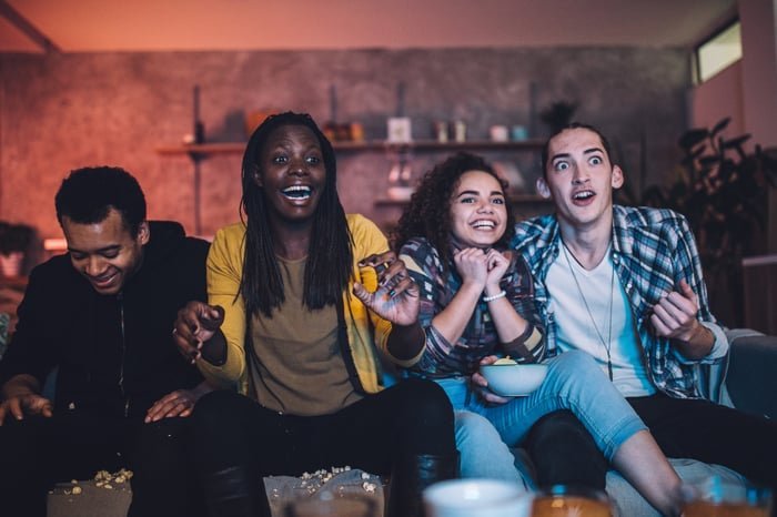 Best Old Sitcoms to Rewatch (Comfort TV Classics)