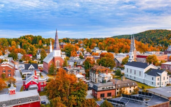 The Best Small Towns to Visit in New England in Fall