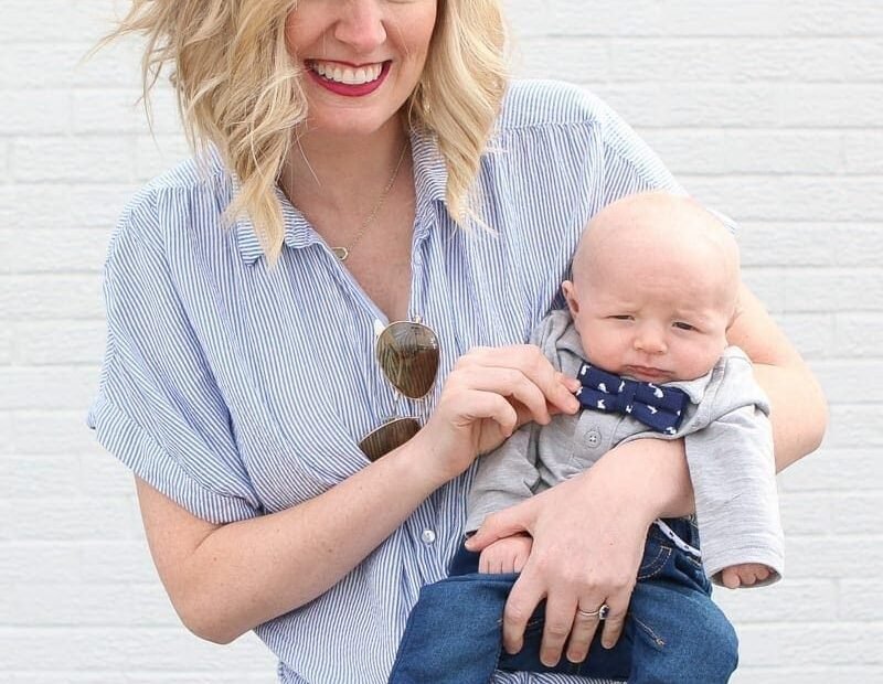 What Are the Wardrobe Essentials for a New Mom?