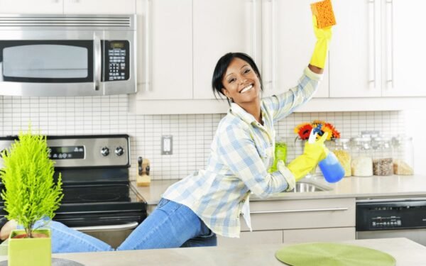 A Realistic Cleaning Schedule for a Working Mom