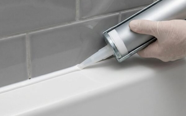 The Best Caulk for Sealing a Bathtub