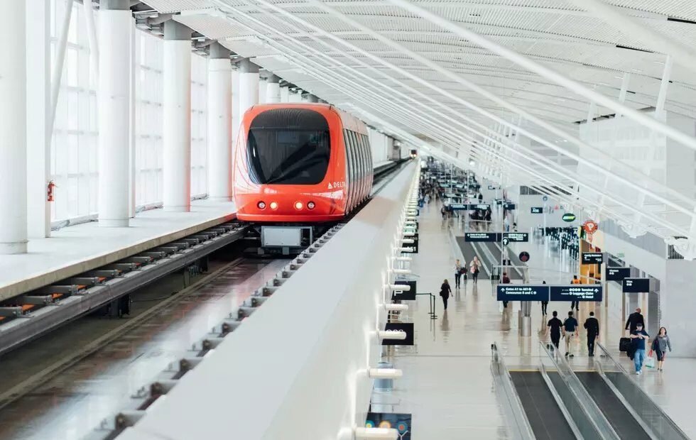 The Cheapest Way to Get From the Airport to Downtown