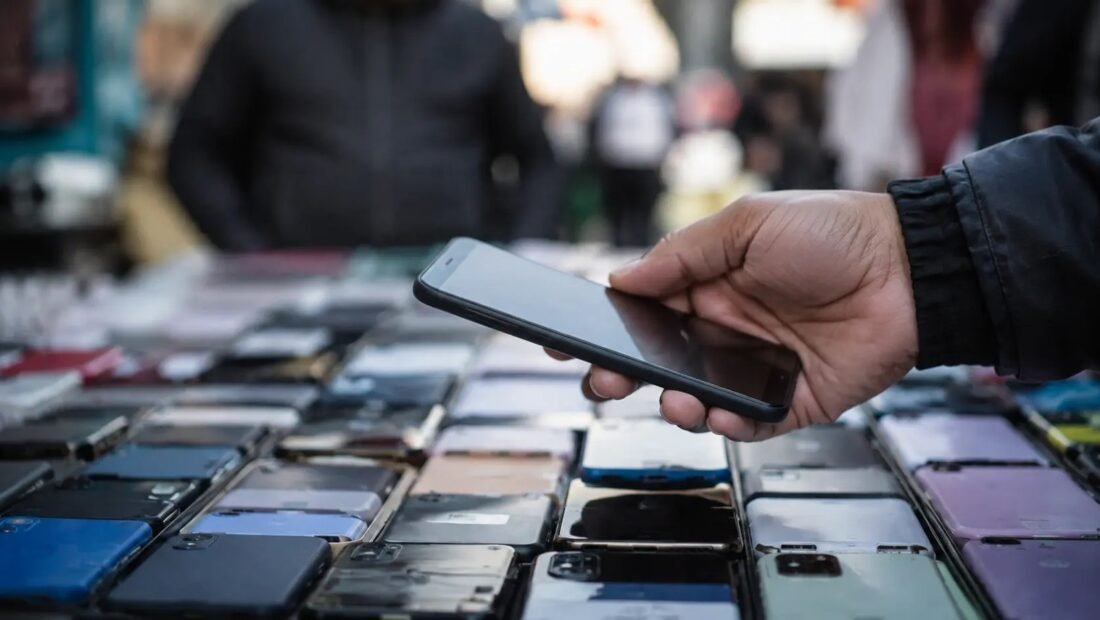 The Safest Way to Sell a Used Phone Online